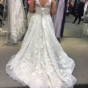 Oleg Cassini Wedding Dress